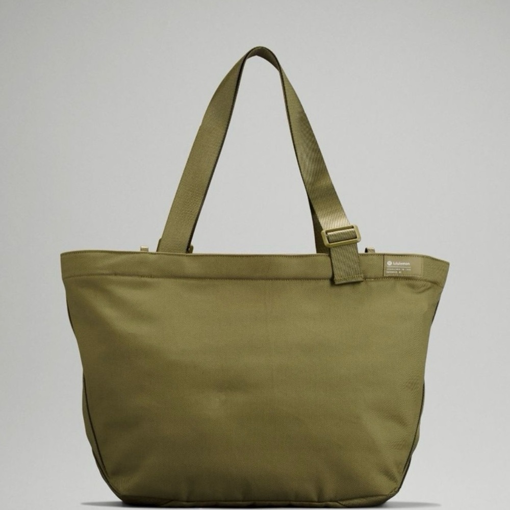 Lululemon Clean Lines Tote Bag 22L